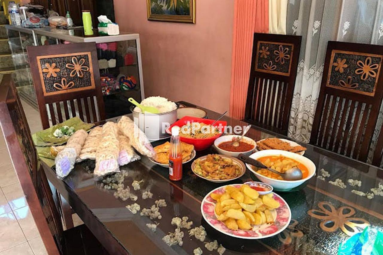Bromo Indah Lestari Homestay Mitra Reddoorz Пасуруан Екстер'єр фото