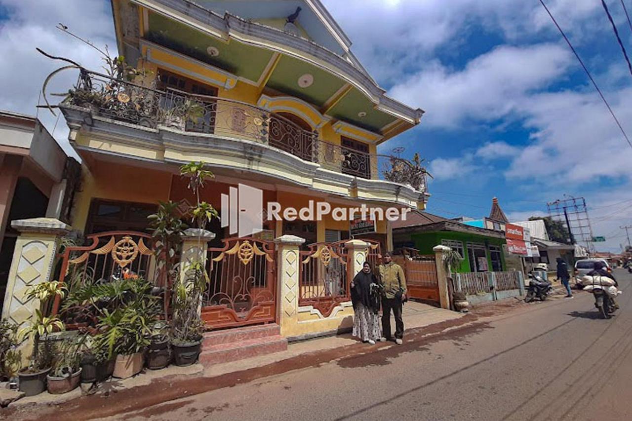 Bromo Indah Lestari Homestay Mitra Reddoorz Пасуруан Екстер'єр фото